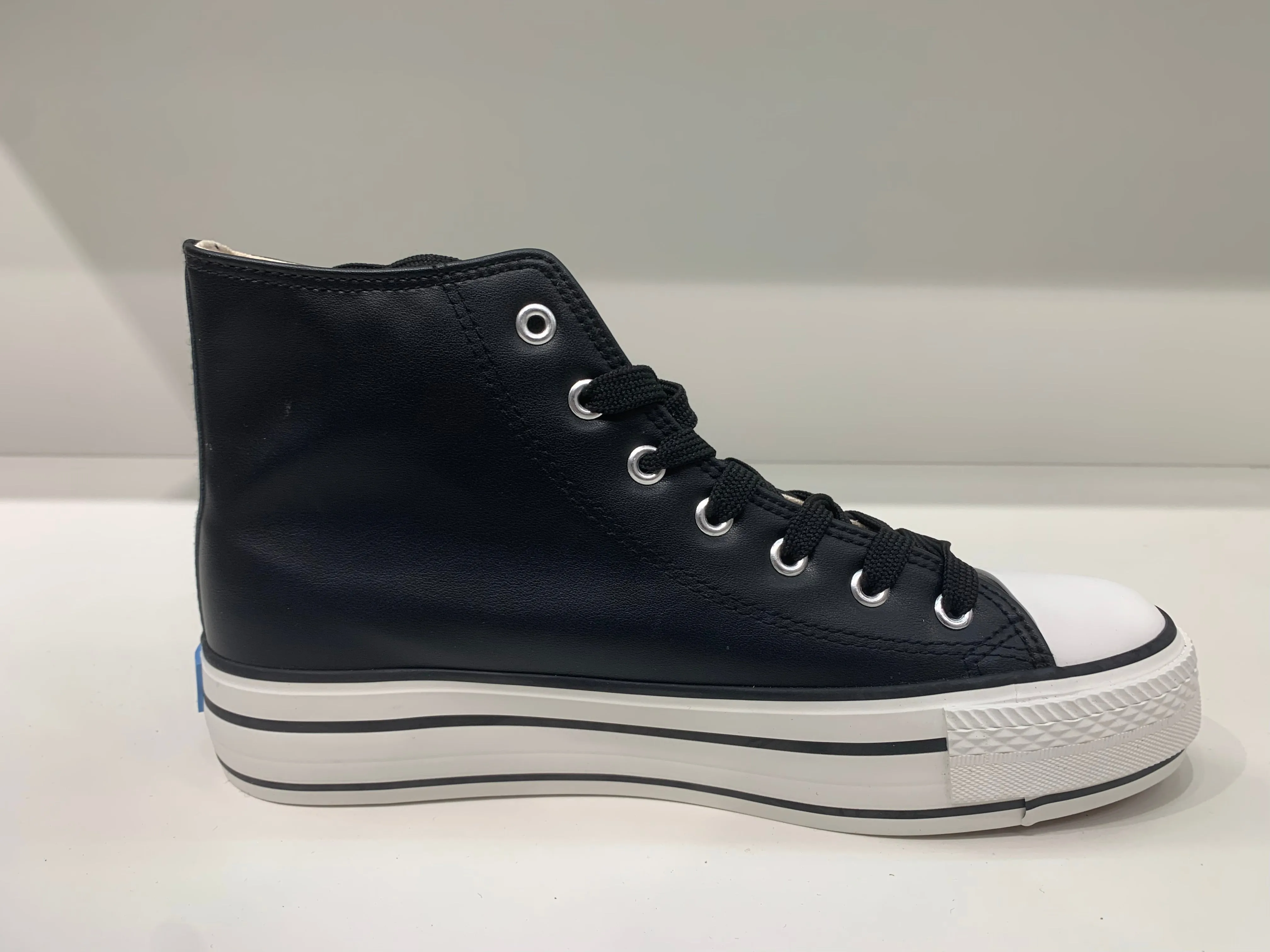 AURORA BLACK