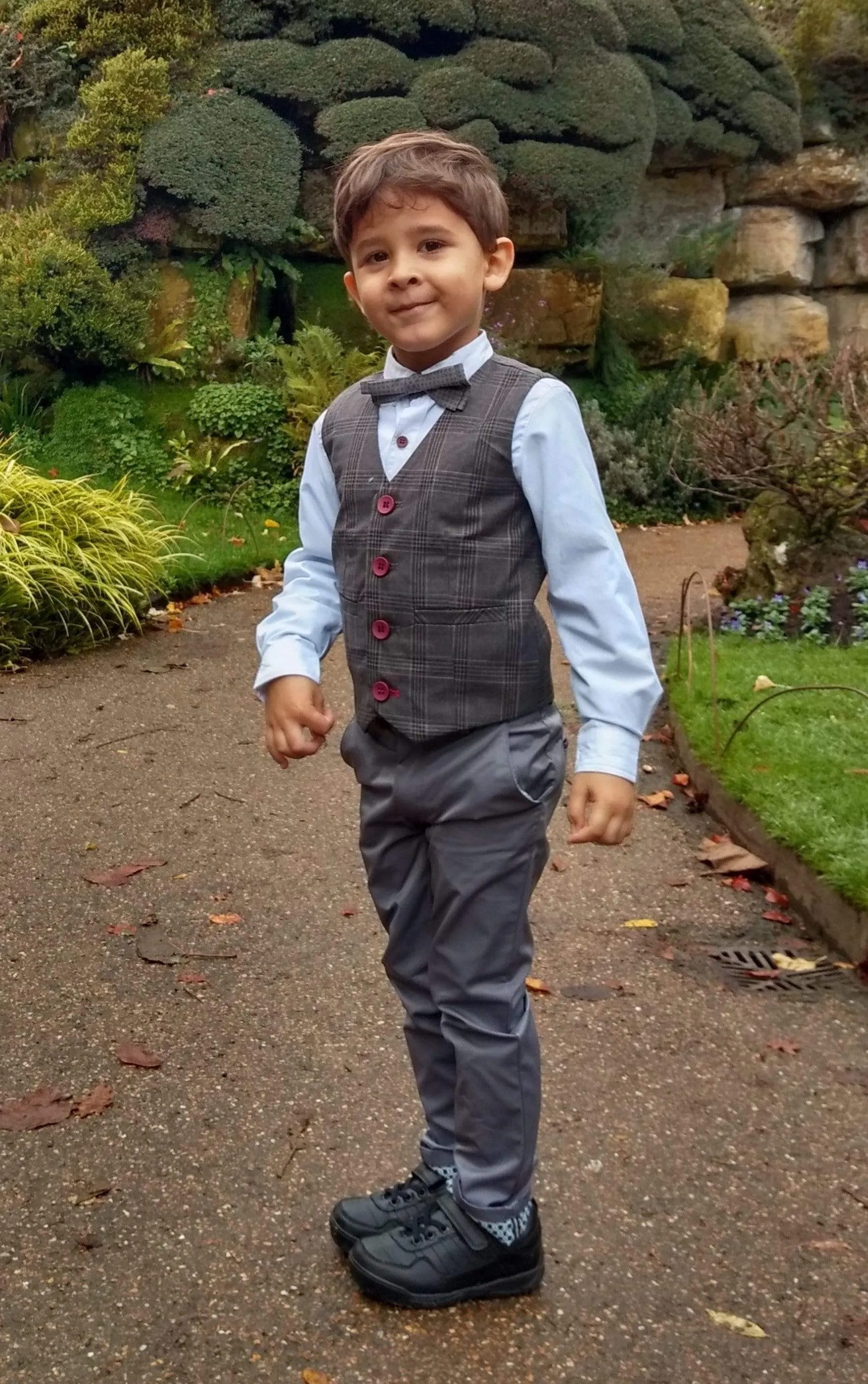 Bert : Grey trousers