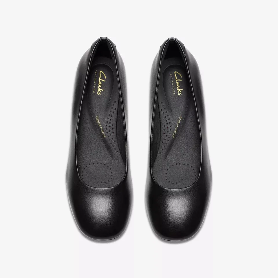Clarks Women's Daiss30 Step Black Leather 26181309