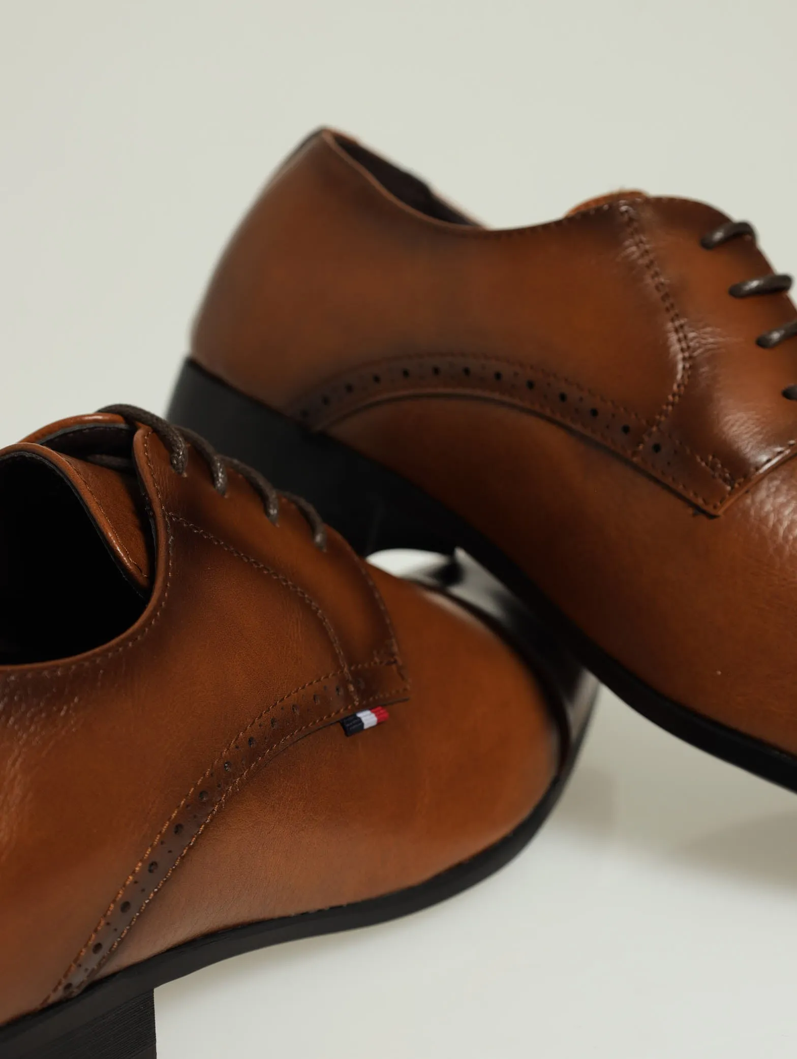 Comfort Shadow Spray Toe Cap Lace Up Derby - Tan