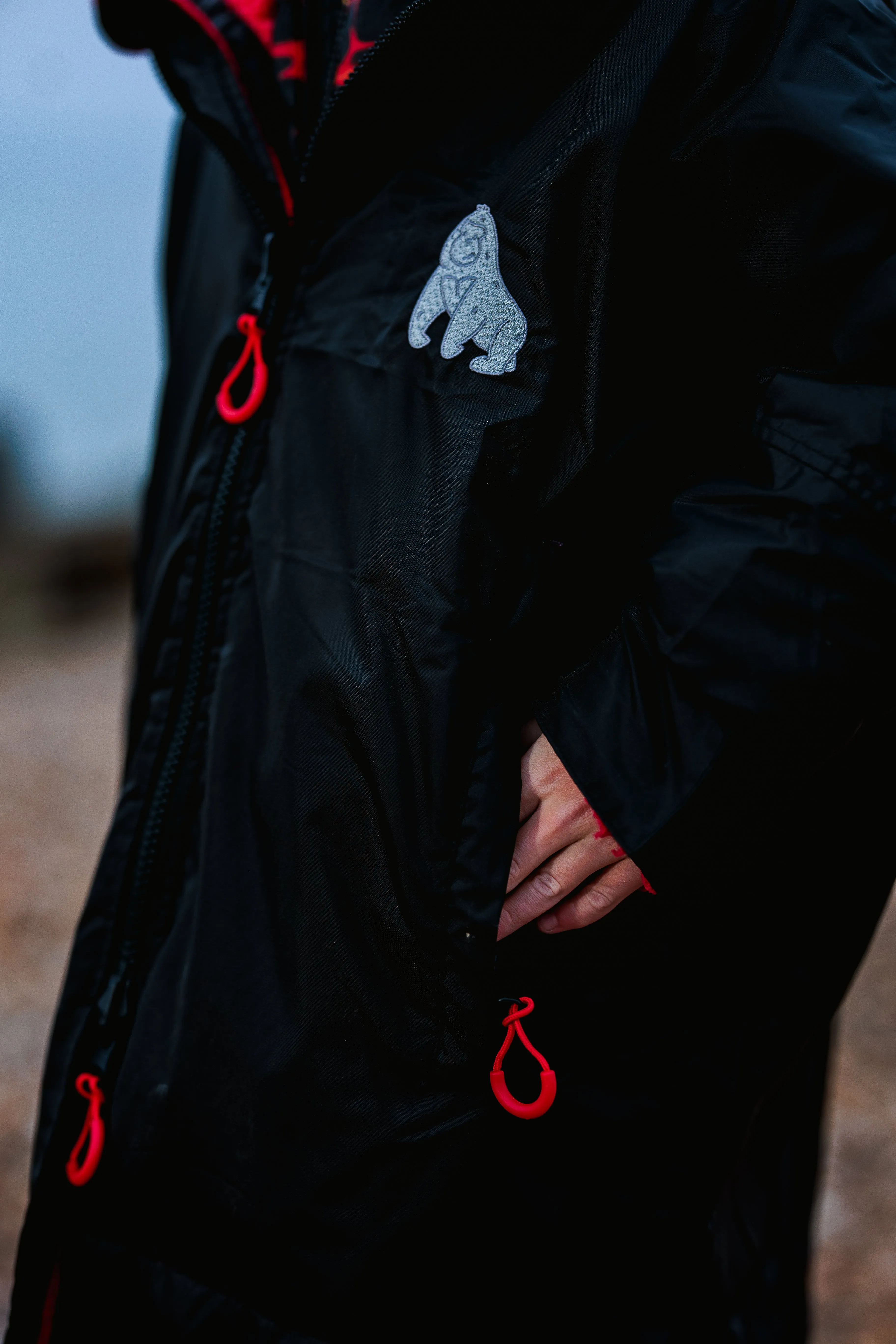 Full Zip ECO Waterproof Dry Changing Robe - Kids - Black (age 1 to 12)