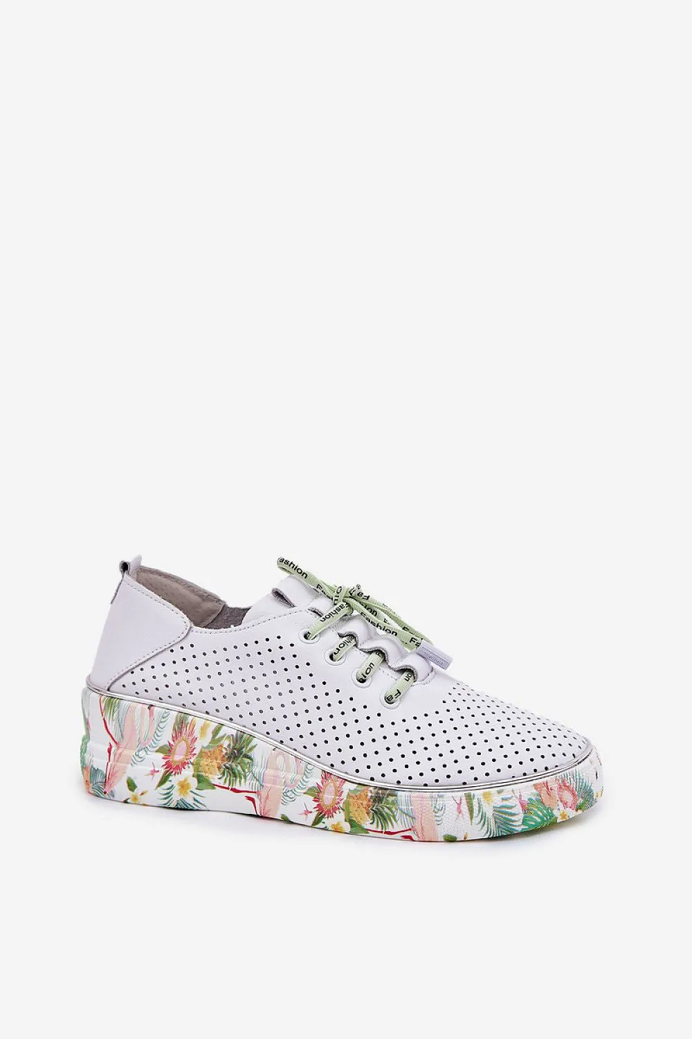 Low Shoes Step in style