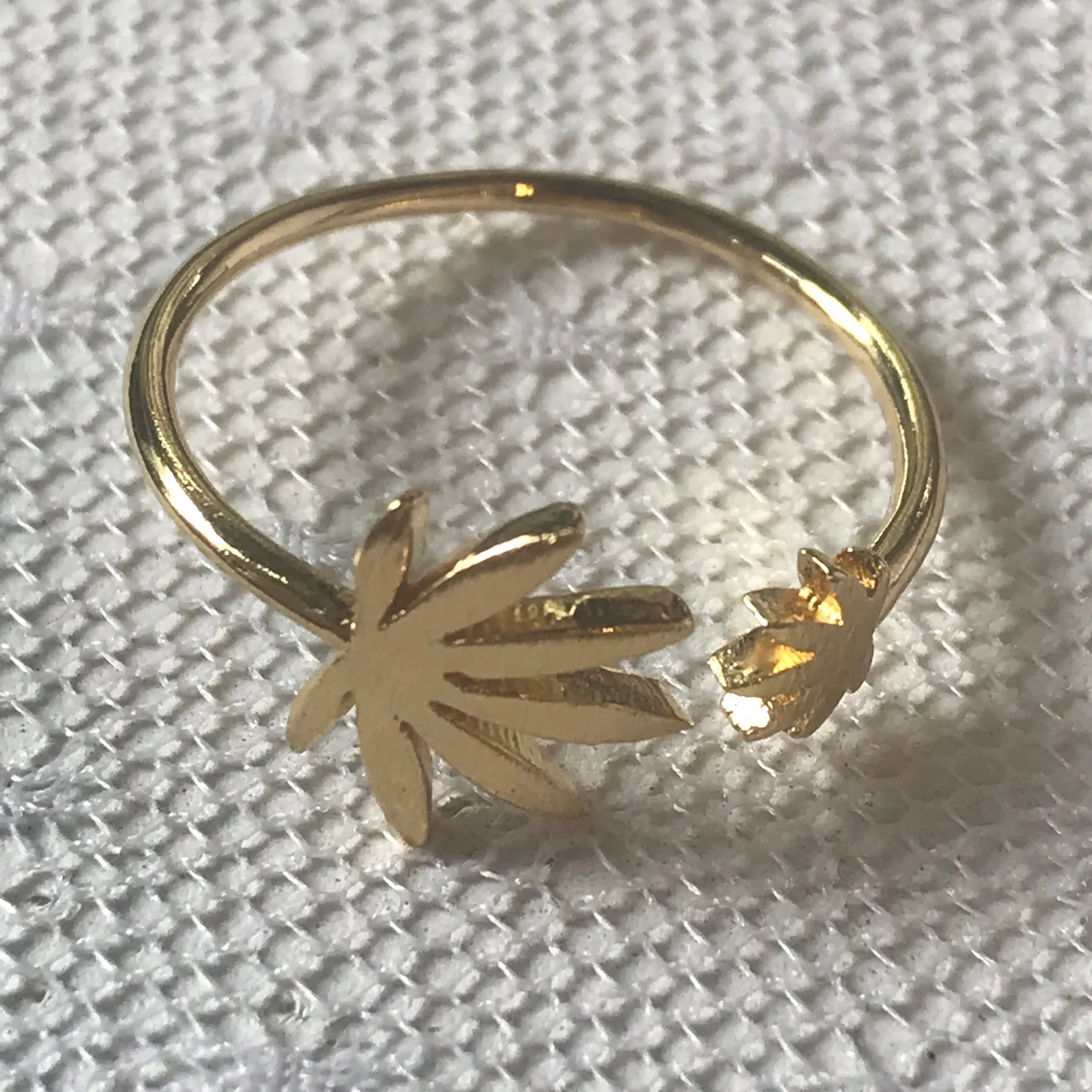 Marijuana Leaves Ring