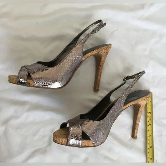 NWOT, sexy rose gold Kelly &amp; Katie 4in peep toe stiletto cork platform heels