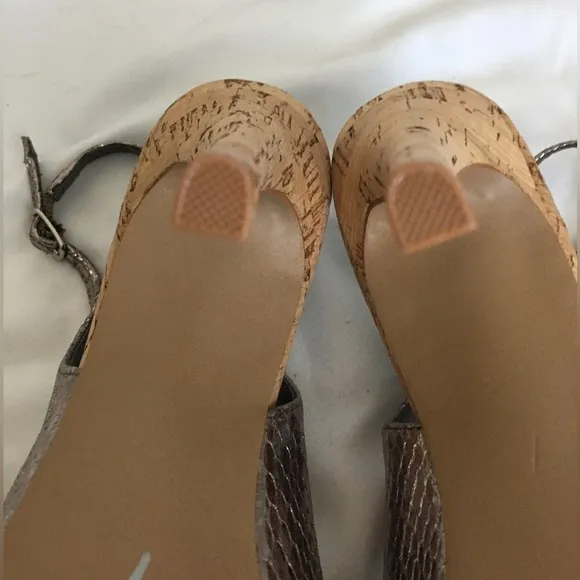 NWOT, sexy rose gold Kelly &amp; Katie 4in peep toe stiletto cork platform heels