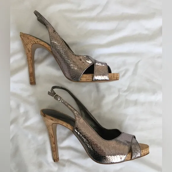 NWOT, sexy rose gold Kelly &amp; Katie 4in peep toe stiletto cork platform heels