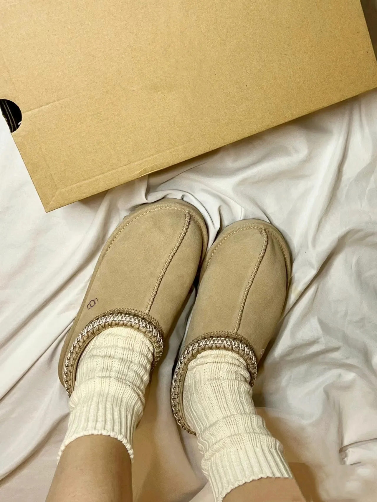 Sheepskin and Fur Snow Boots Toe Box for Outdoors Slippers