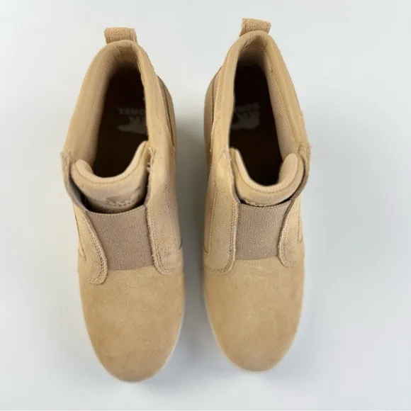 SOREL Out N About Casual Sporty Pull On Tan Suede Wedge Sneaker Women's Size 7.5