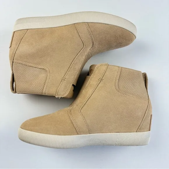 SOREL Out N About Casual Sporty Pull On Tan Suede Wedge Sneaker Women's Size 7.5