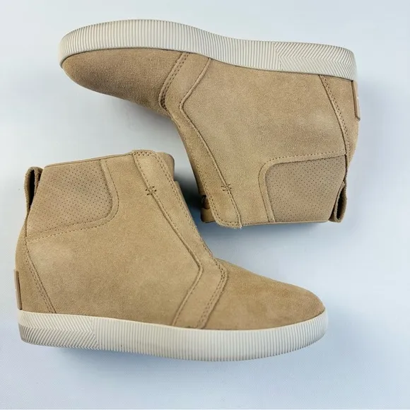 SOREL Out N About Casual Sporty Pull On Tan Suede Wedge Sneaker Women's Size 7.5