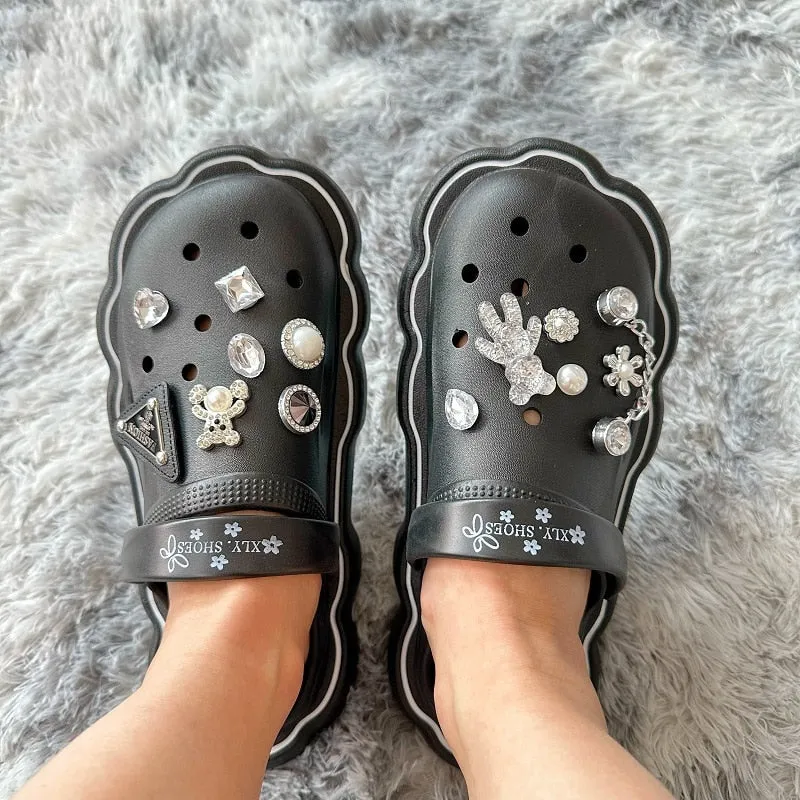 Woman Beach Slipper Cute Cartoon Diamond Deco for Hole Shoes Antislip Thicken Shoes for Women 2024 Flat Garden DIY Hole Slippers